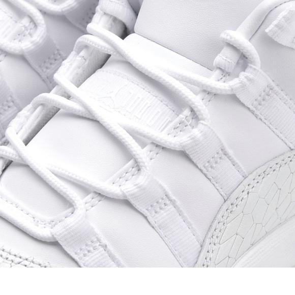 AIR JORDAN 11 Retro Low Heiress White - Picture 7 of 14